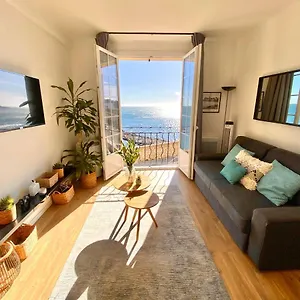 Apartment Amazing Renovated Flat Sea Front Old Town, Antibes